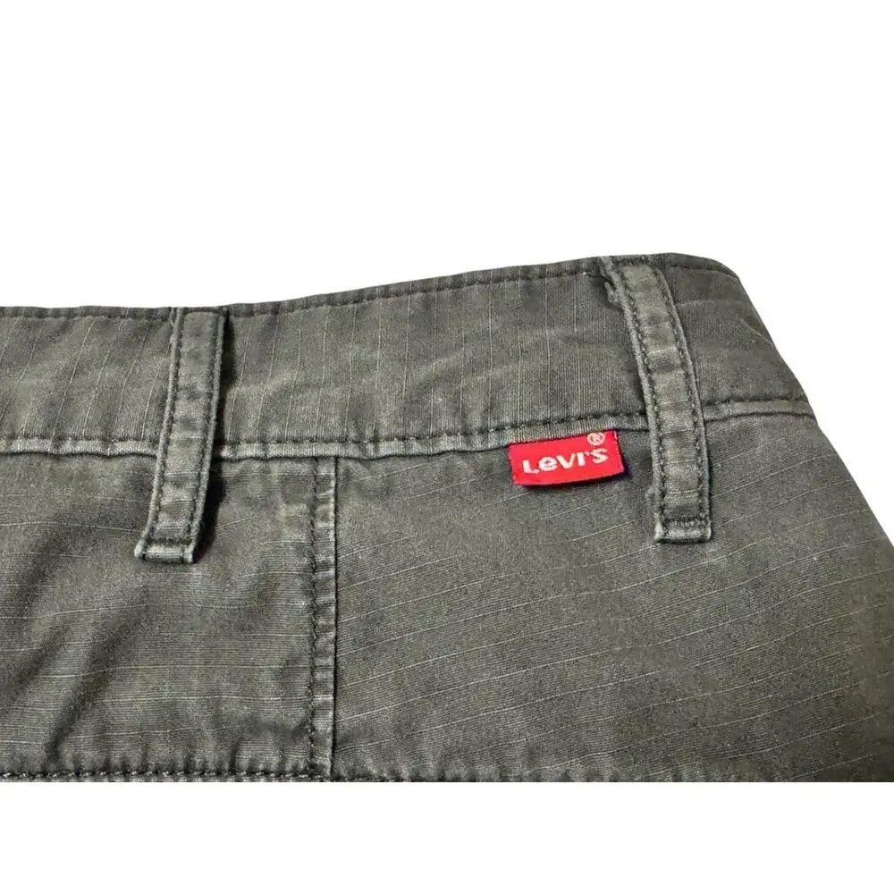 Levi’s Carrier Cargo Shorts Men’s Size 36 Gray Ripstop Cargo Shorts Preowned